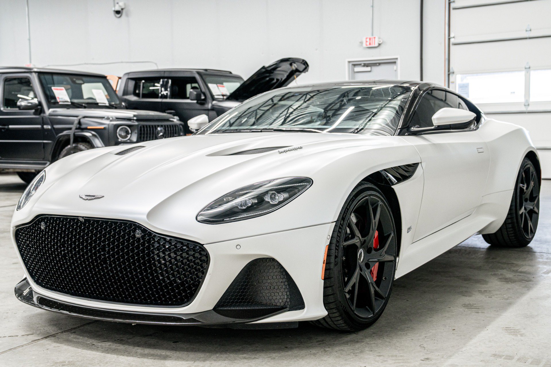 Used 2019 Aston Martin DBS Superleggera RWD image 5