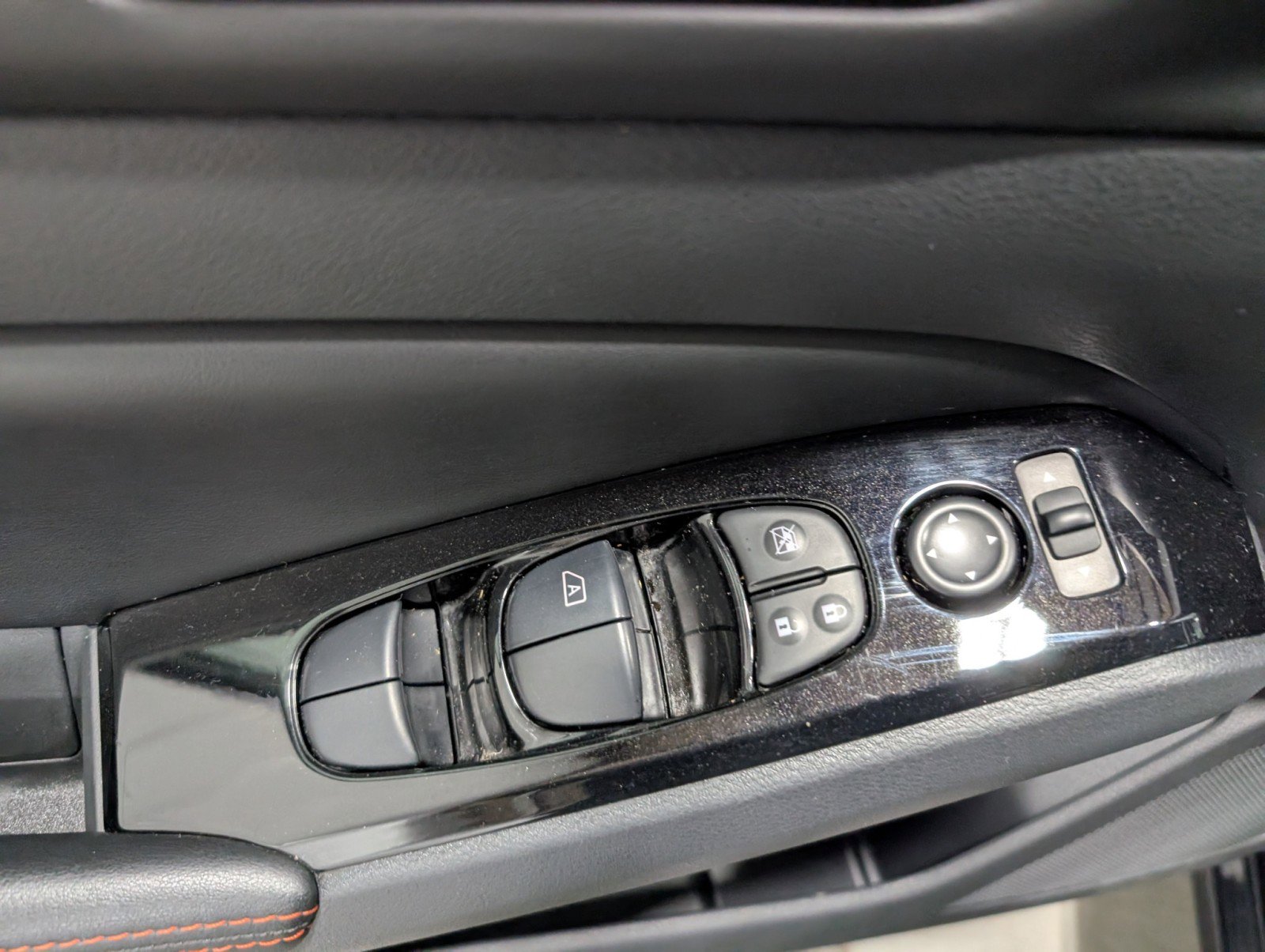 Used 2025 Nissan Altima 2.5 SR image 13