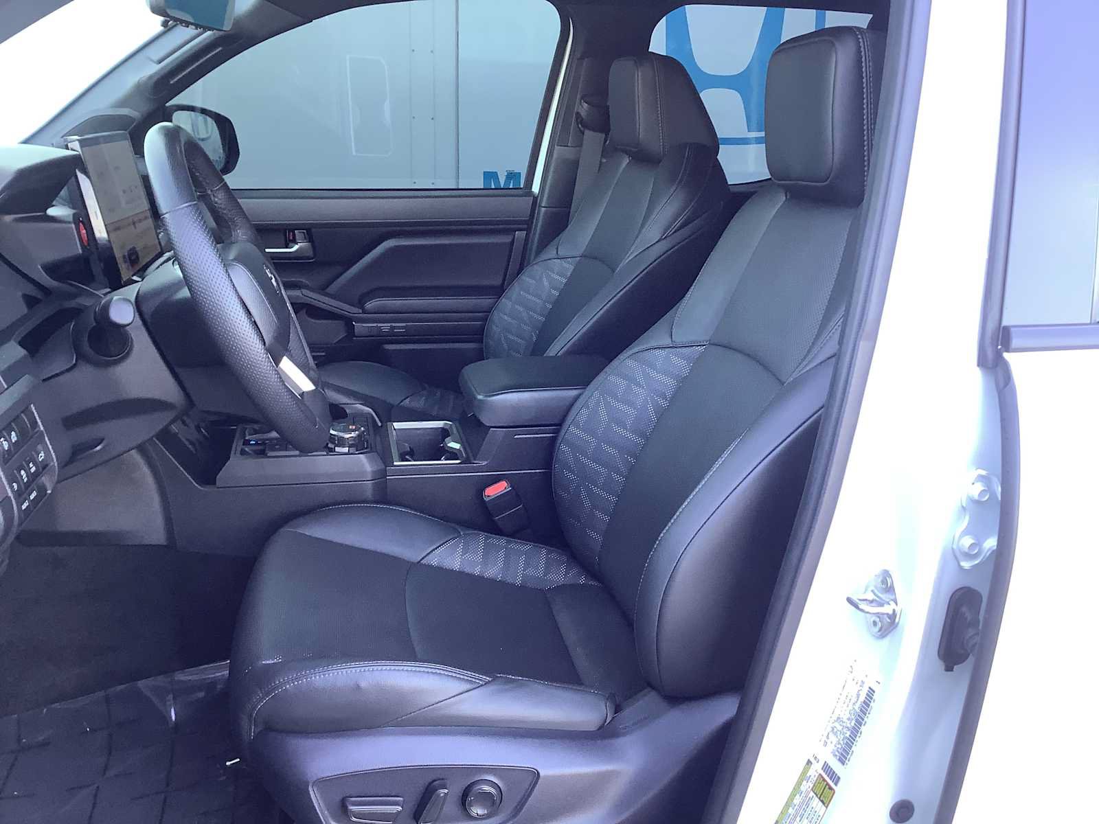 Used 2024 Toyota Tacoma TRD Sport w/ TRD Sport Premium Package AWD/4WD image 11