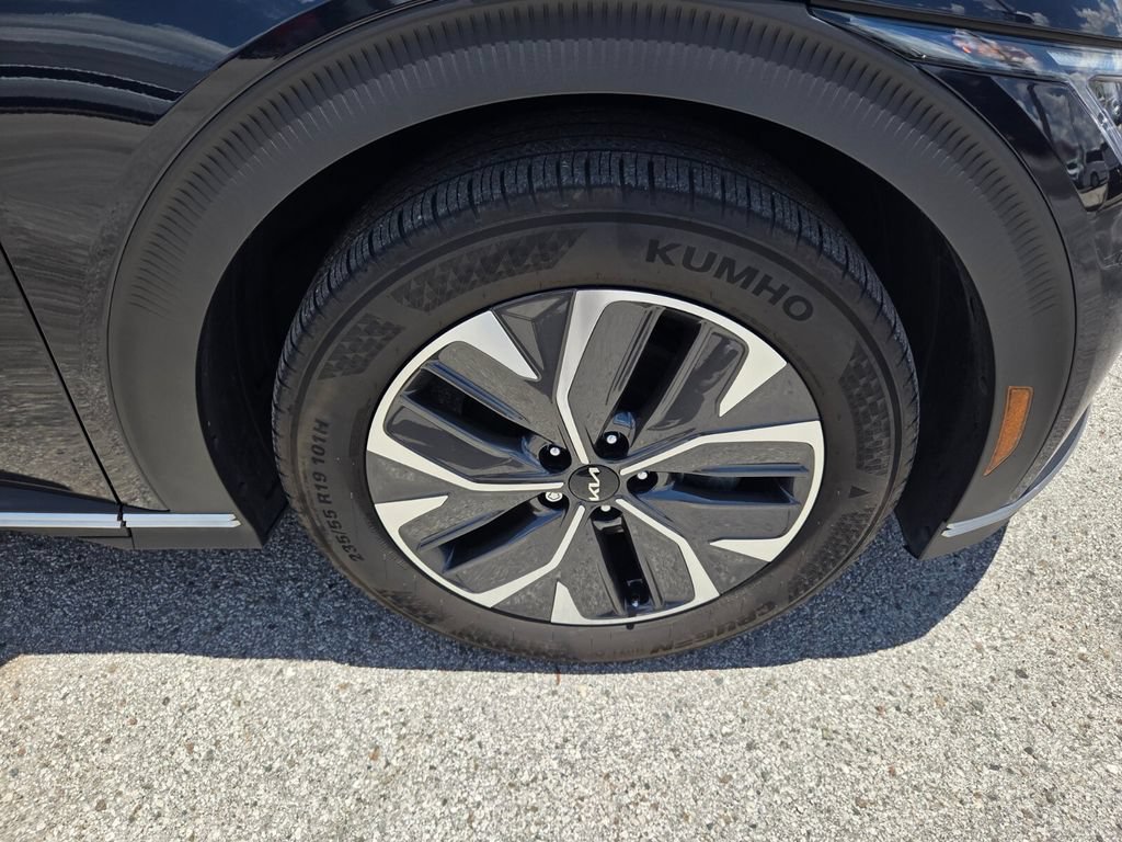Used 2024 Kia EV6 Light RWD image 16
