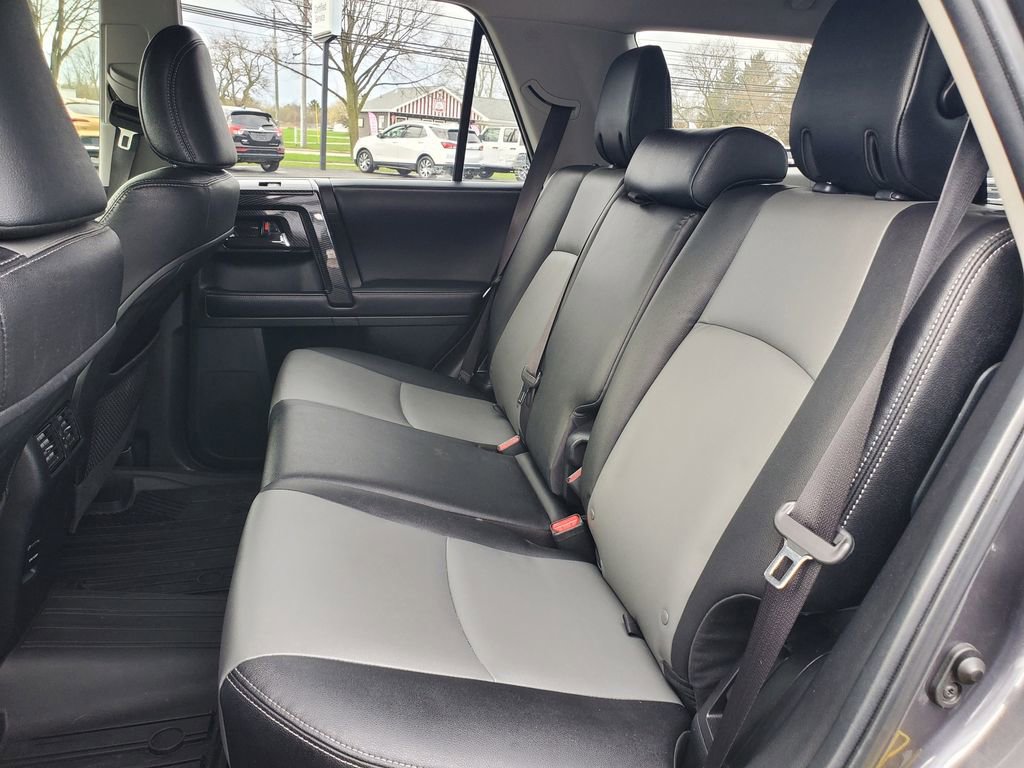 Used 2018 Toyota 4Runner SR5 Premium image 26