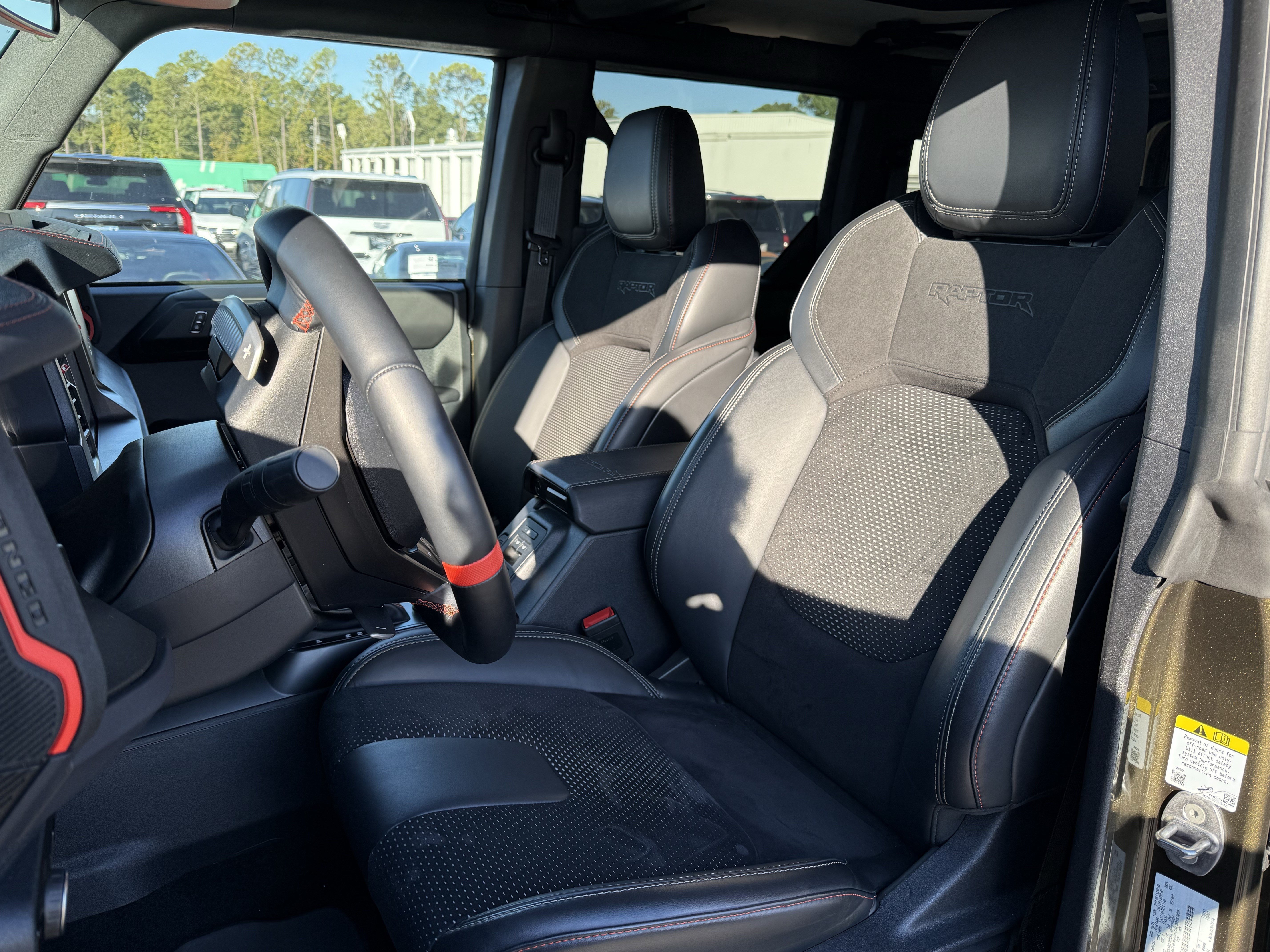 Used 2025 Ford Bronco Raptor AWD/4WD image 15