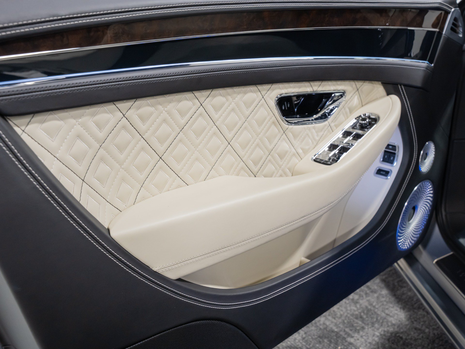 Used 2020 Bentley Continental GT V8 First Edition AWD/4WD image 33