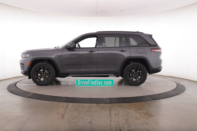 Used 2025 Jeep Grand Cherokee Altitude AWD/4WD image 11