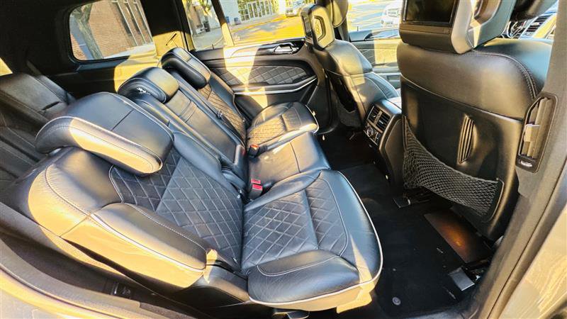 Used 2014 Mercedes-Benz GL 550 4MATIC image 32