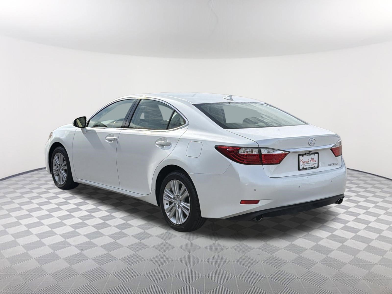Used 2014 Lexus ES 350 4dr Car w/ Premium Package image 8