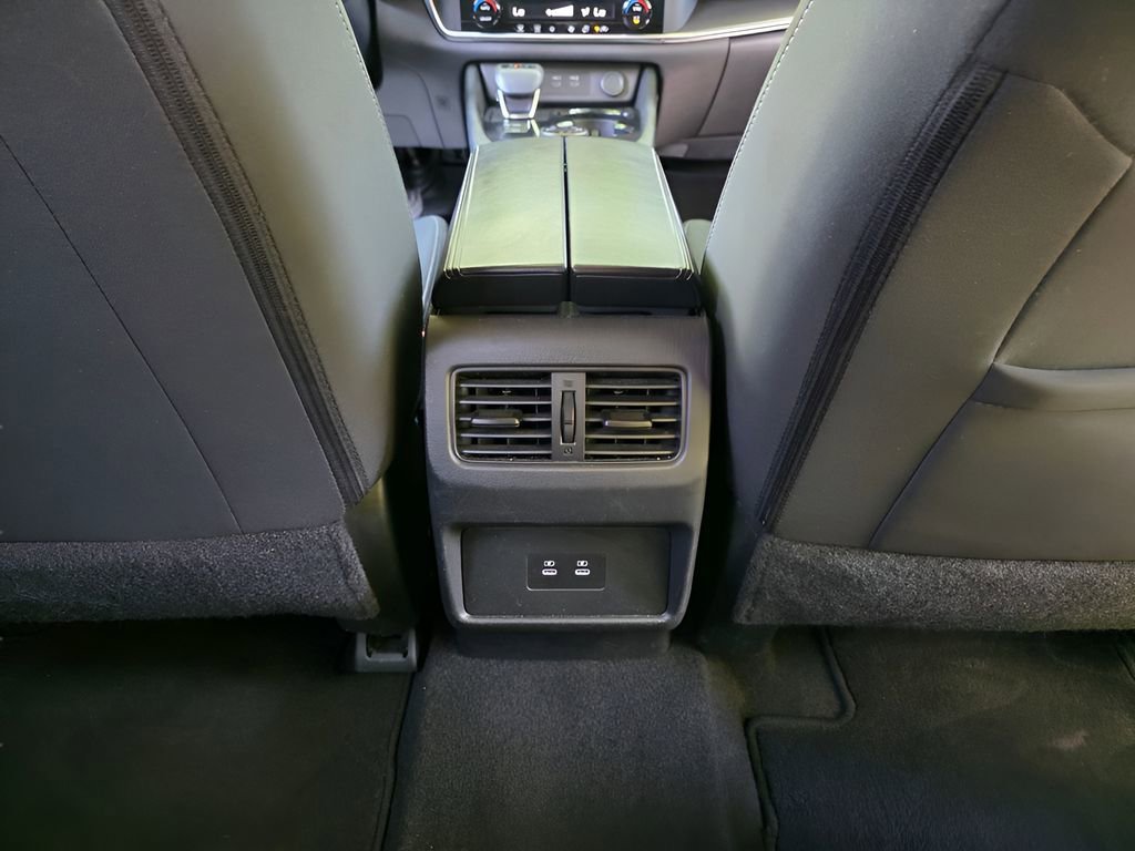 Used 2024 Nissan Rogue SV AWD/4WD image 9