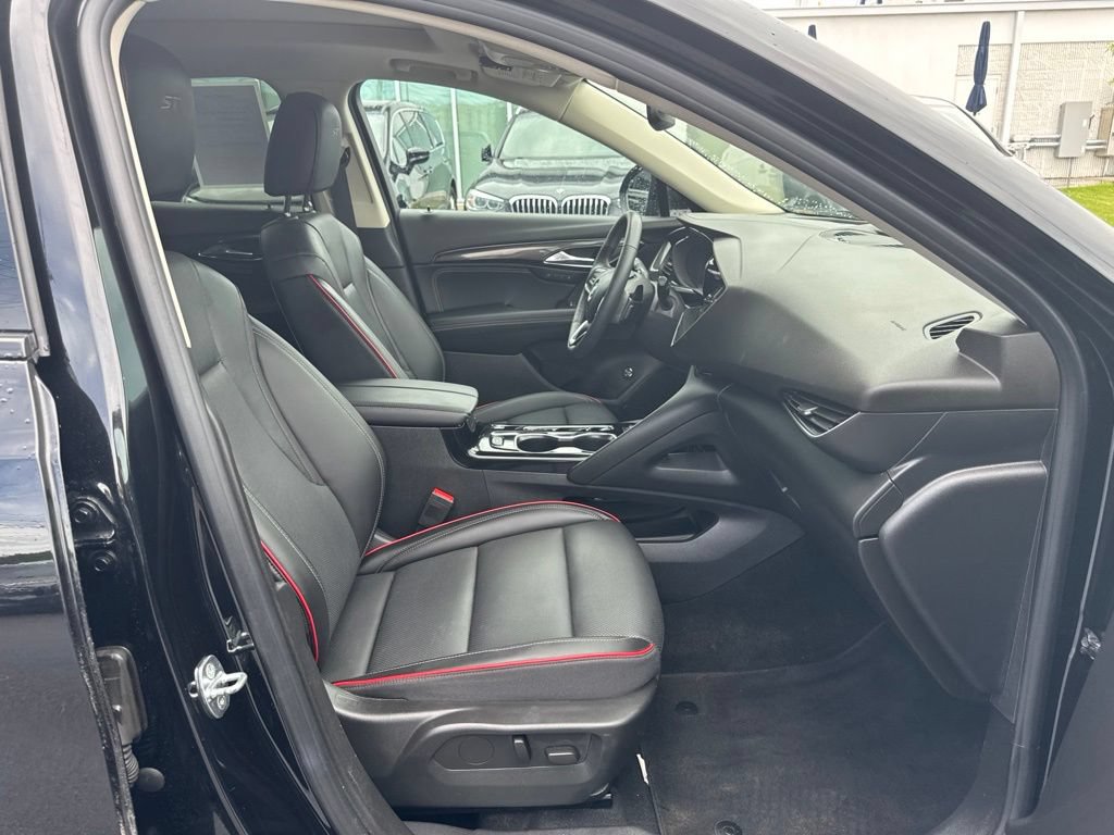 Used 2023 Buick Envision Essence w/ Sport Touring Package AWD/4WD image 16