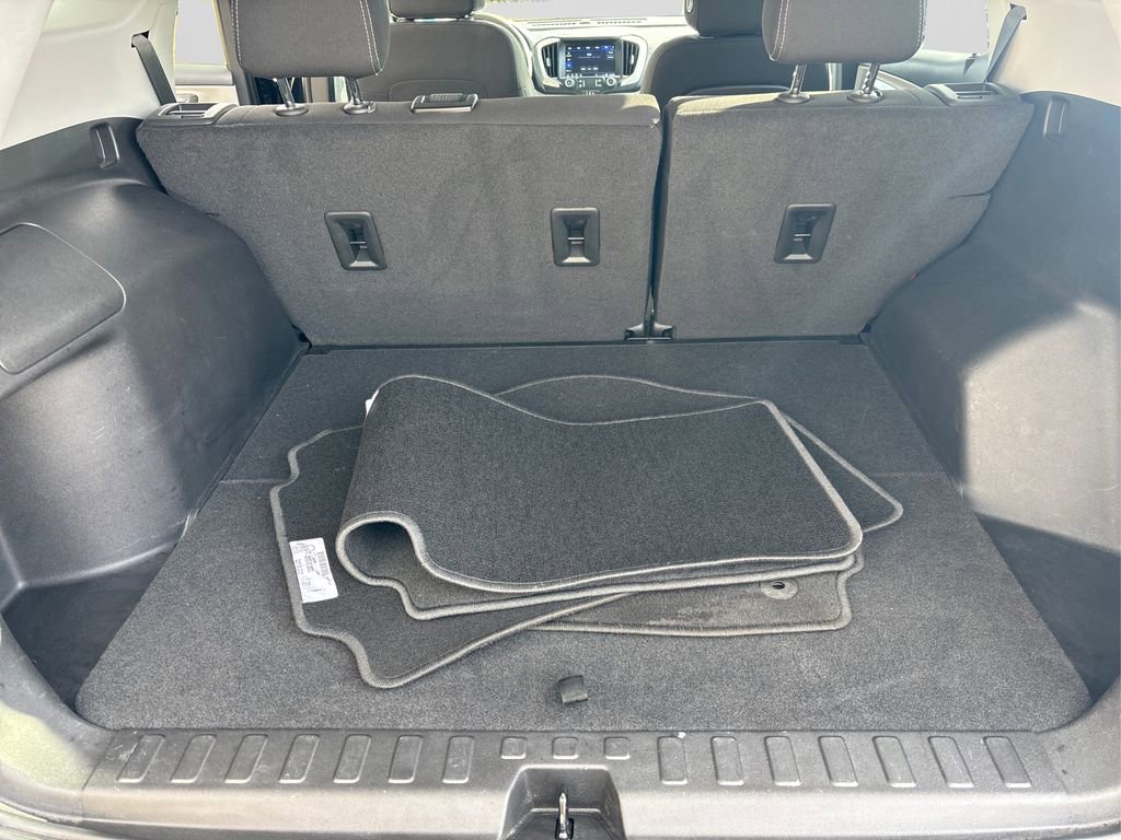 Used 2022 GMC Terrain SLE w/ Driver Convenience Package image 11