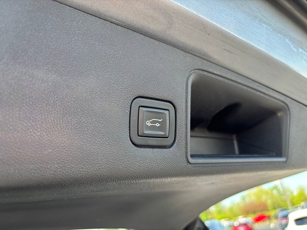 Used 2018 GMC Terrain SLE w/ Driver Convenience Package FWD image 21