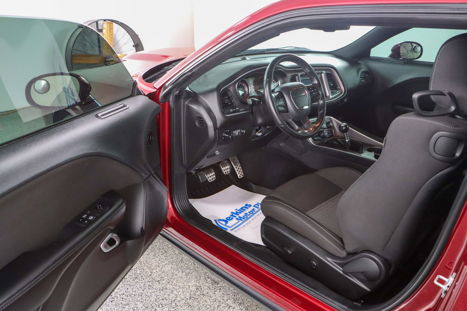 Used 2022 Dodge Challenger R/T image 3