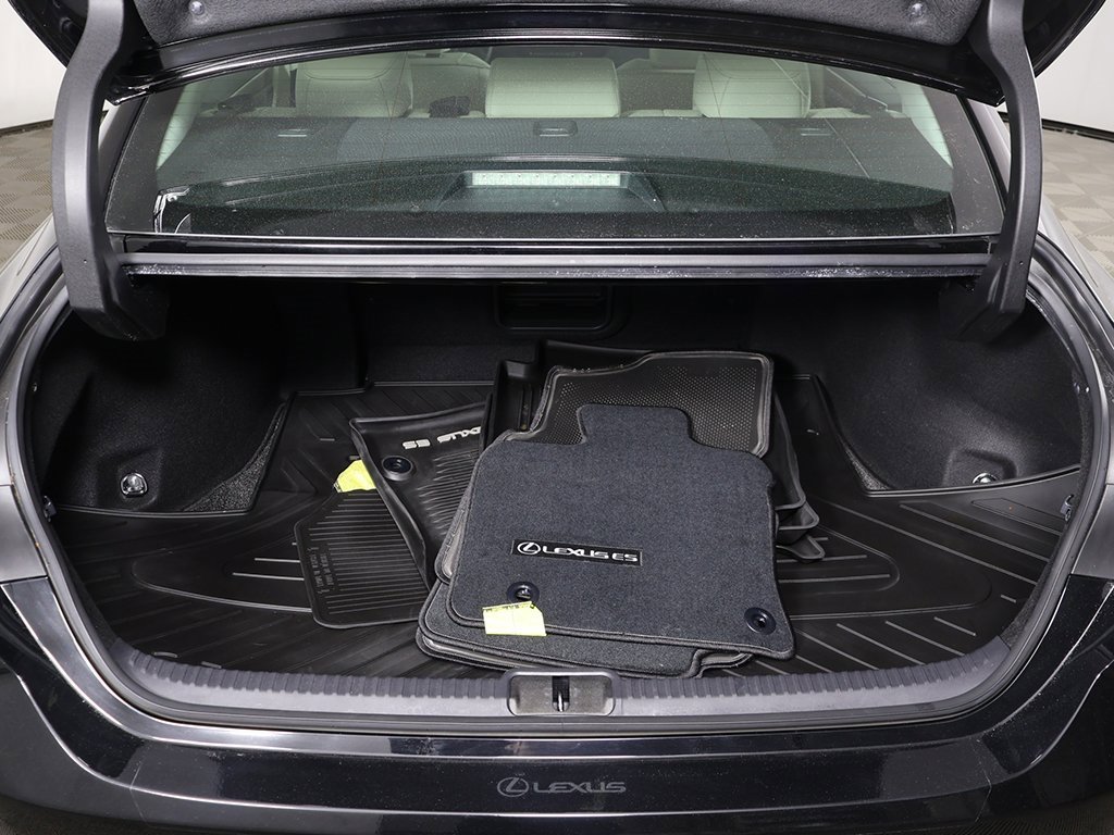 Used 2023 Lexus ES 250 w/ Premium Package image 16