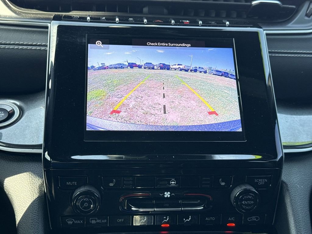 Used 2023 Jeep Grand Cherokee Altitude AWD/4WD image 29