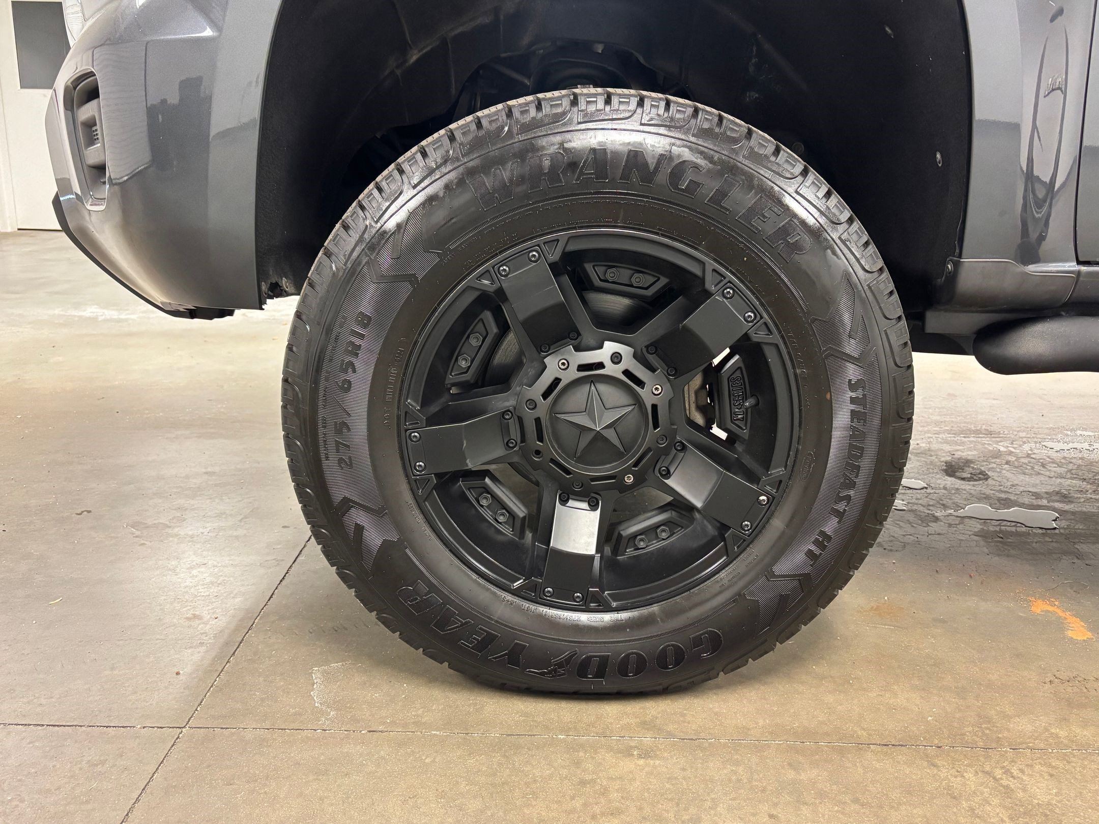 Used 2016 GMC Canyon 2WD Crew Cab w/ Convenience Package image 10