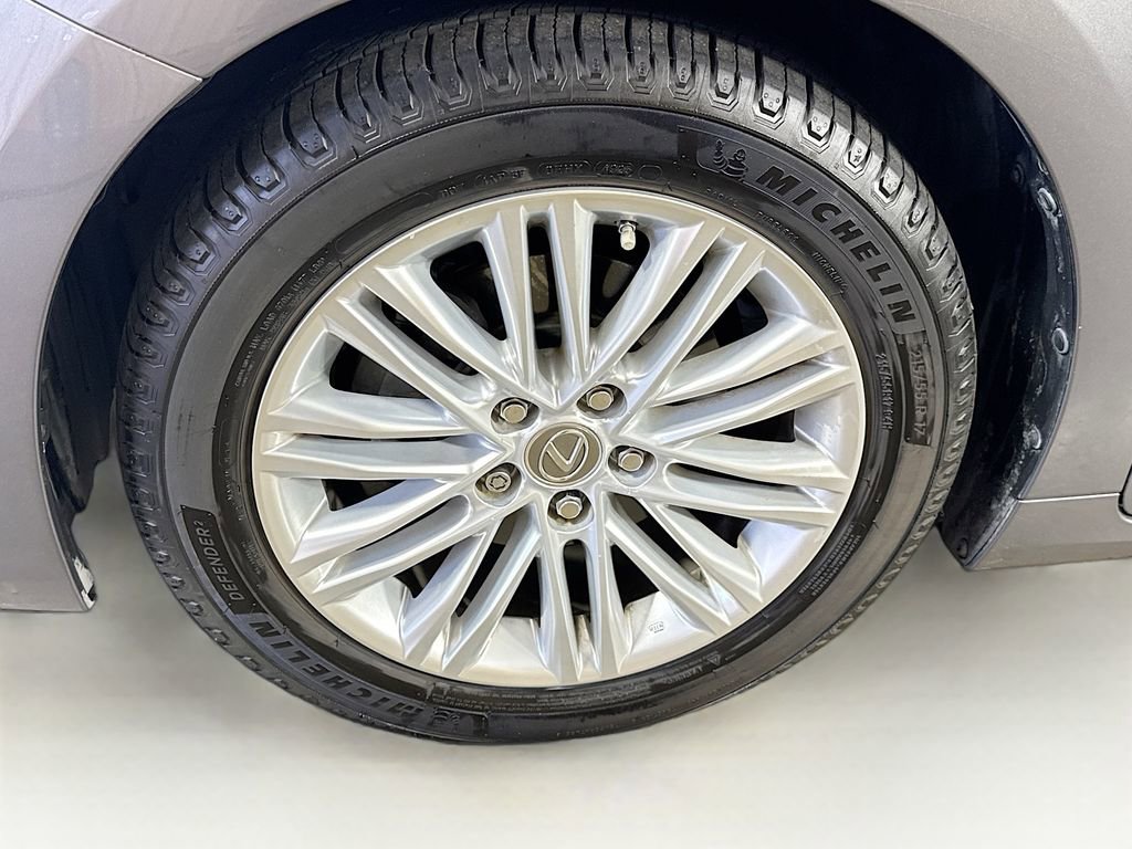 Used 2015 Lexus ES 350 w/ Luxury Package FWD image 39