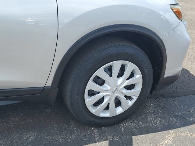 Used 2017 Nissan Rogue S w/ S Appearance Package AWD/4WD image 6
