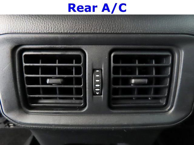 Used 2019 Toyota RAV4 XLE Premium image 31