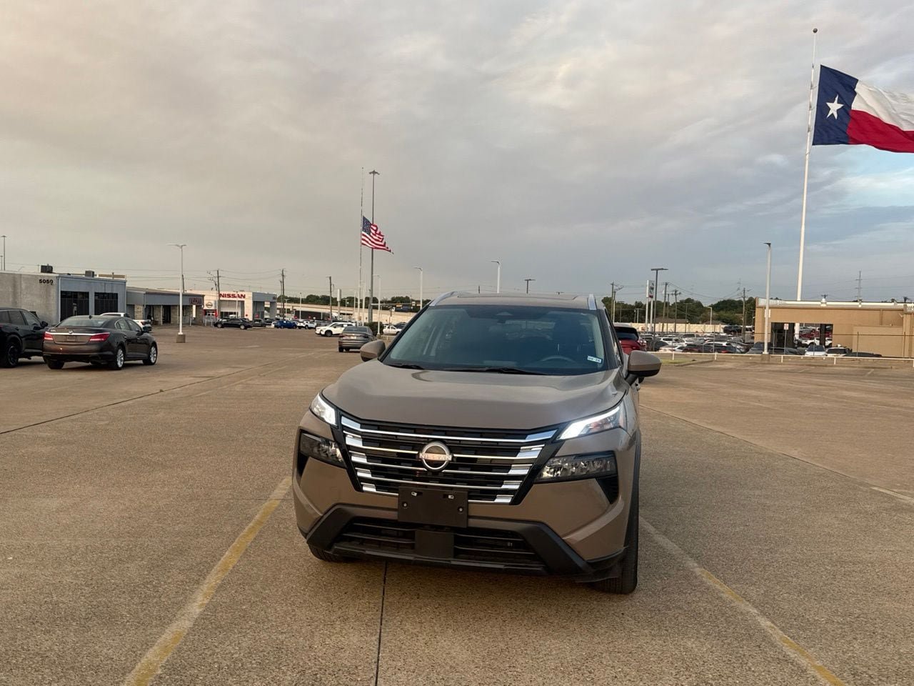 Certified 2024 Nissan Rogue SV w/ SV Premium Package AWD/4WD image 6