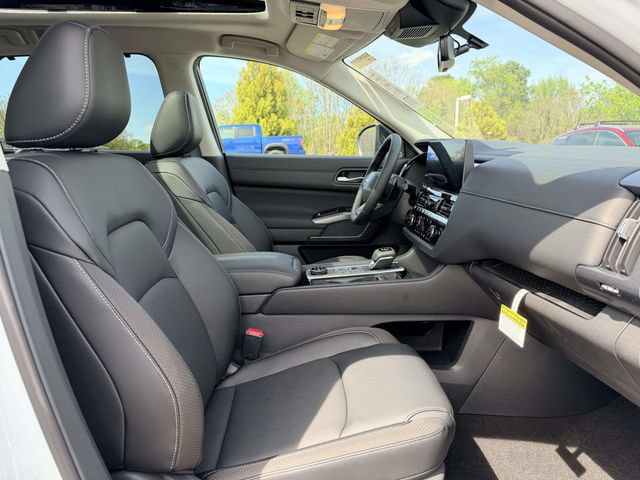 New 2026 Nissan Pathfinder SL w/ SL Premium Package AWD/4WD image 10