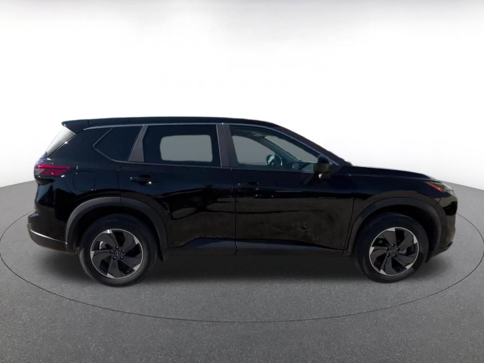 Used 2025 Nissan Rogue SV FWD image 16