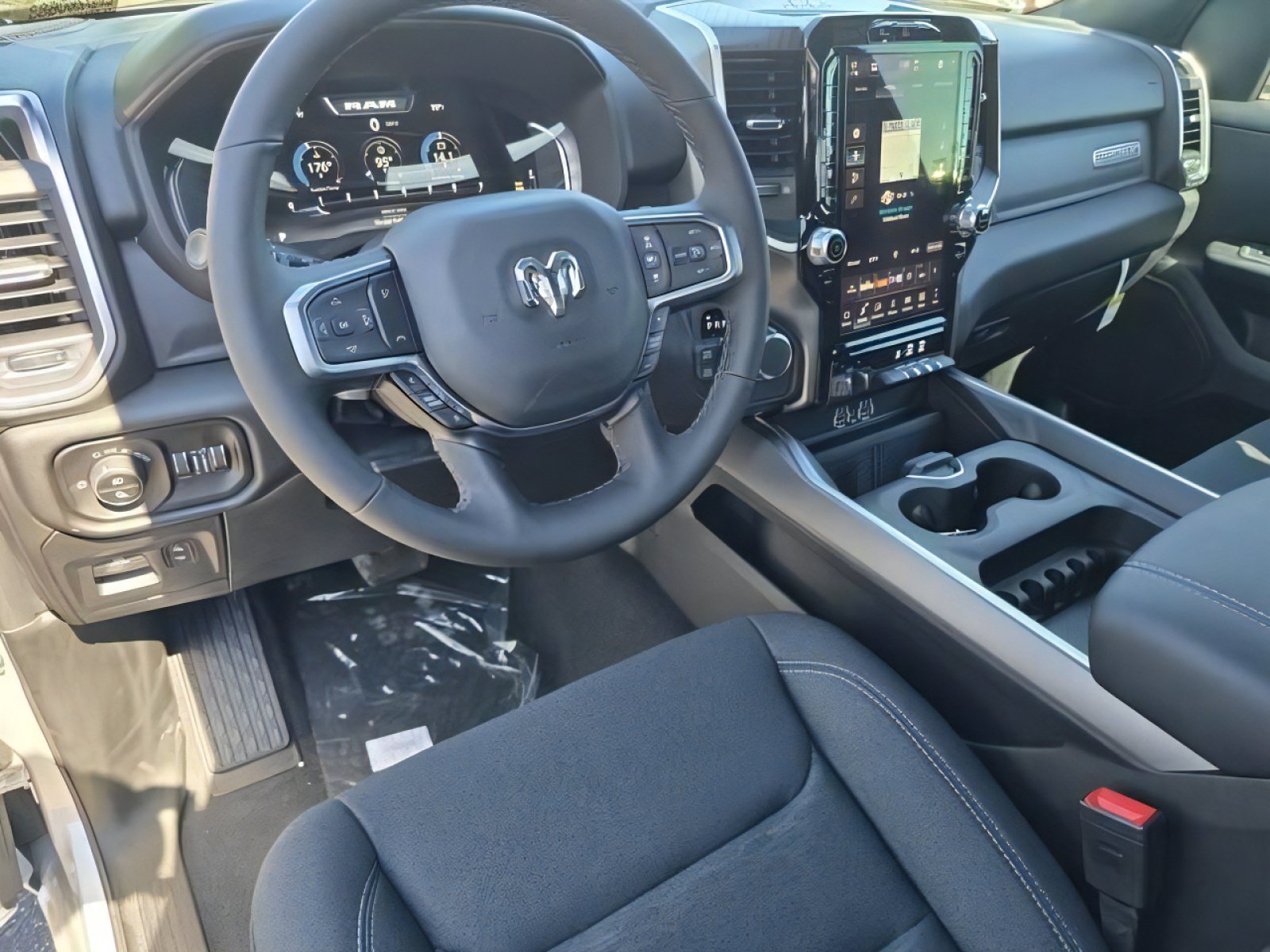 New 2026 RAM 1500 4x4 Crew Cab image 14