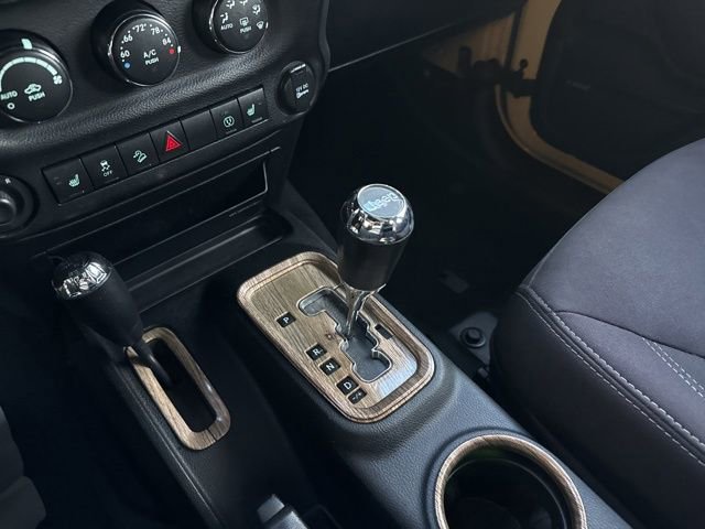 Used 2013 Jeep Wrangler Unlimited Sahara w/ Mopar Chrome Edition Group image 29