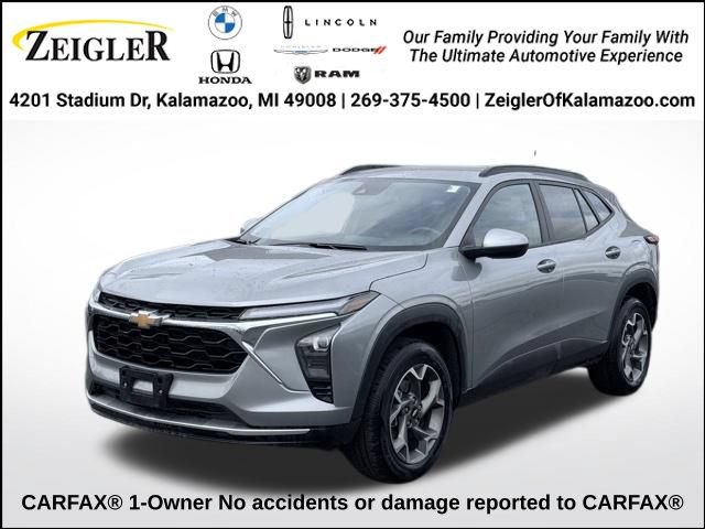 Used 2025 Chevrolet Trax LT w/ LT Convenience Package FWD image 1