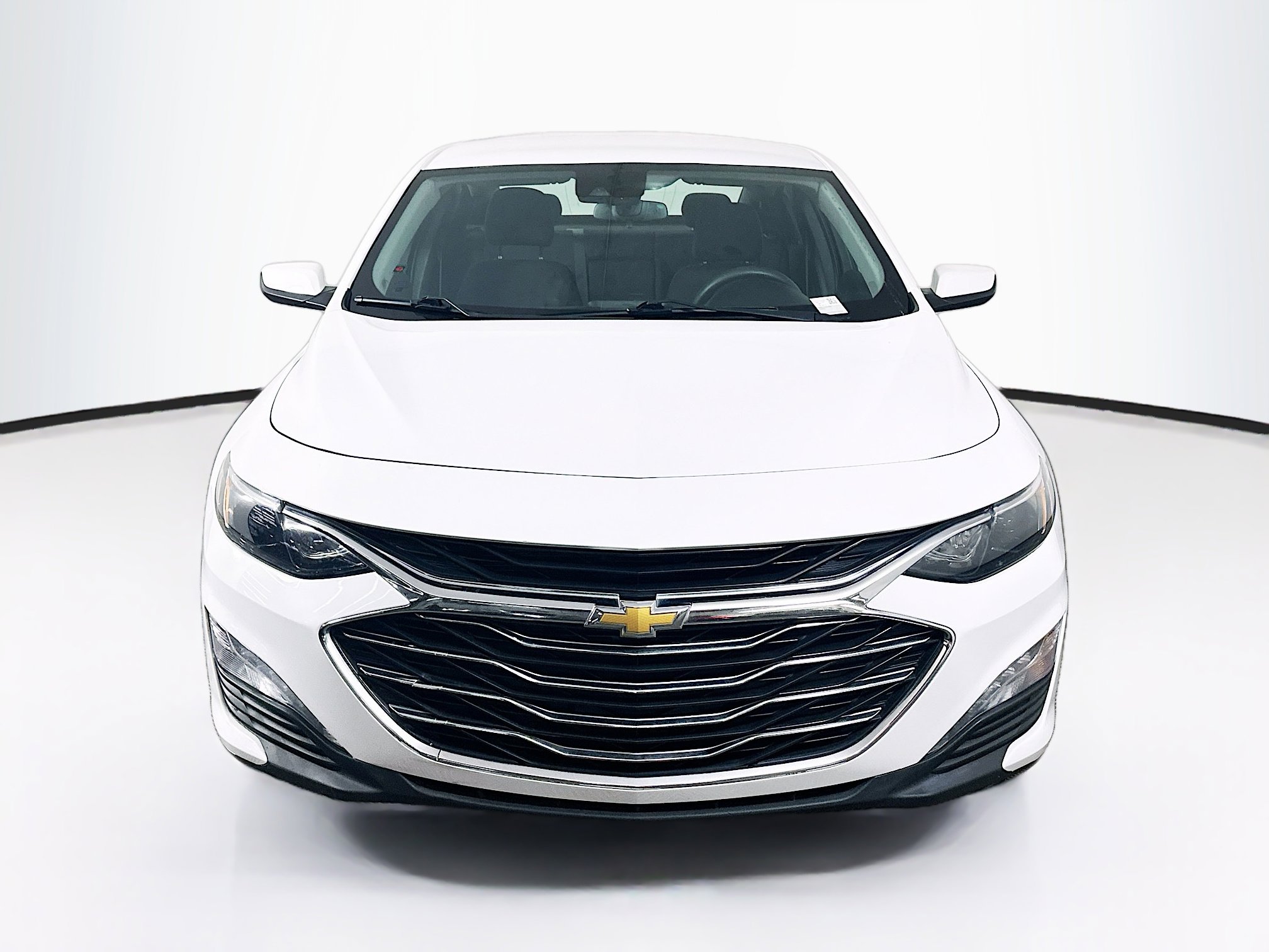 Used 2023 Chevrolet Malibu LT FWD image 2