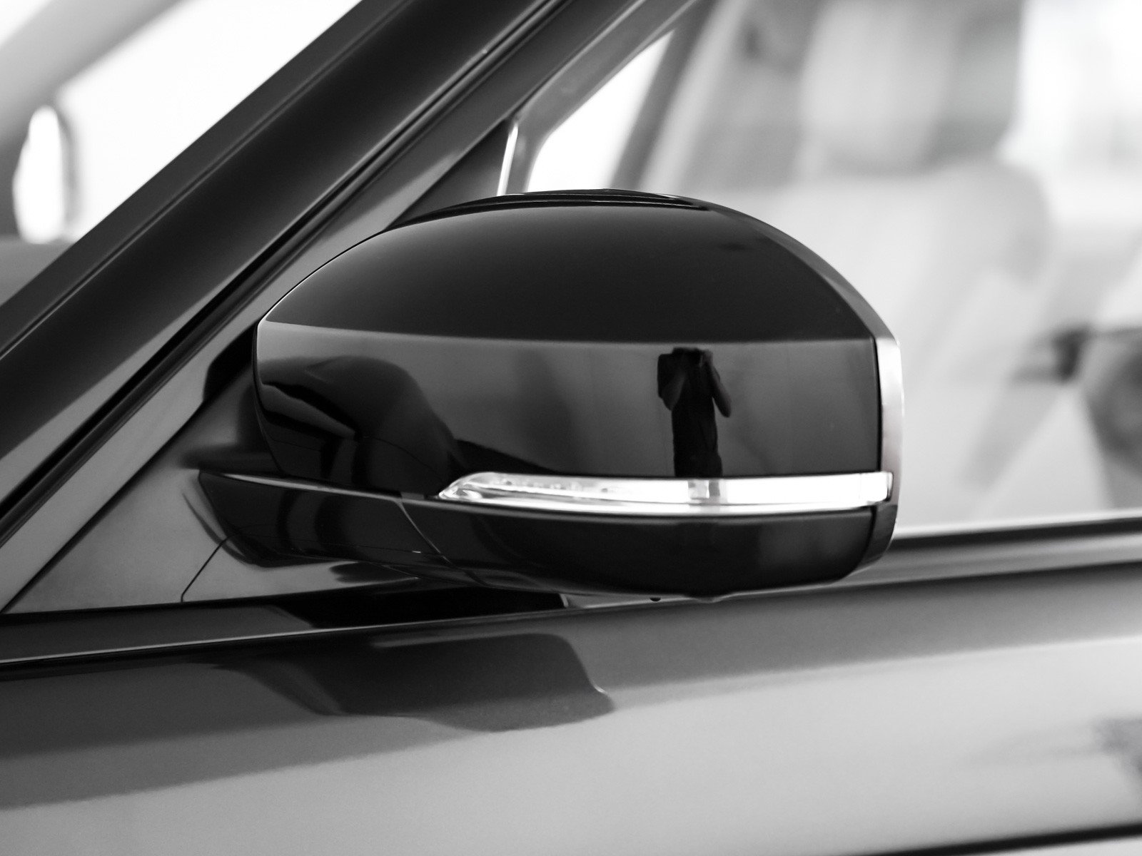 Used 2020 Land Rover Range Rover HSE image 25