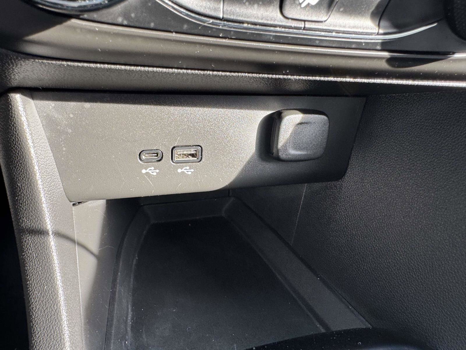 Used 2024 Buick Encore GX Preferred image 29