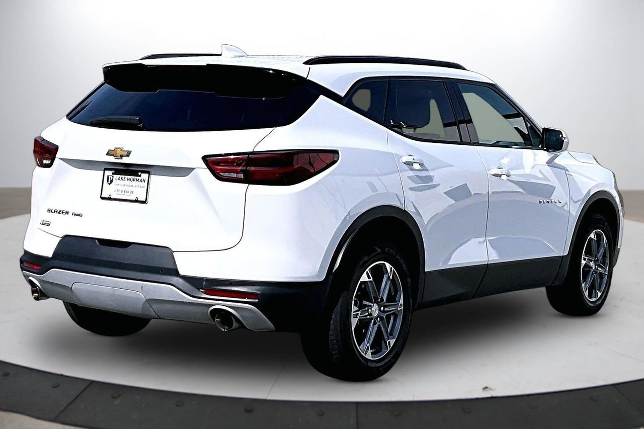 Used 2024 Chevrolet Blazer LT image 9