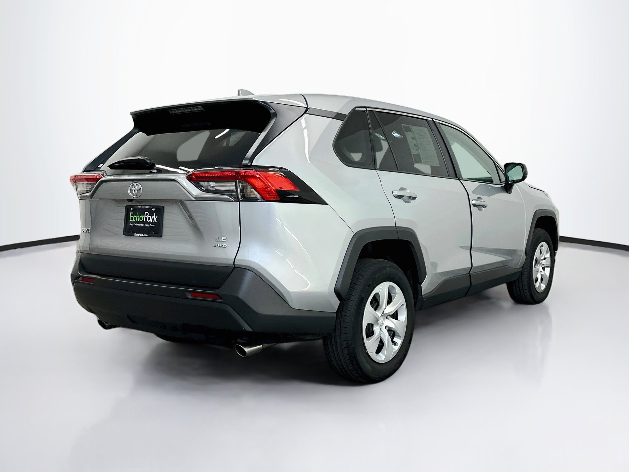 Used 2025 Toyota RAV4 LE AWD/4WD image 9