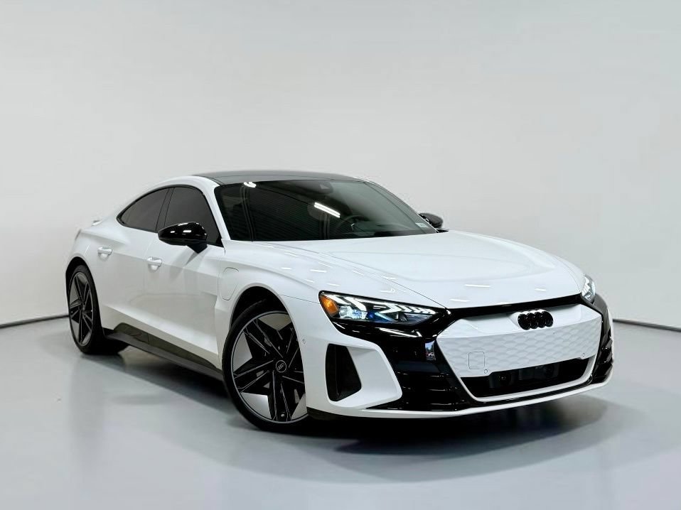 Used 2024 Audi RS e-tron GT w/ Carbon Performance Package AWD/4WD image 8