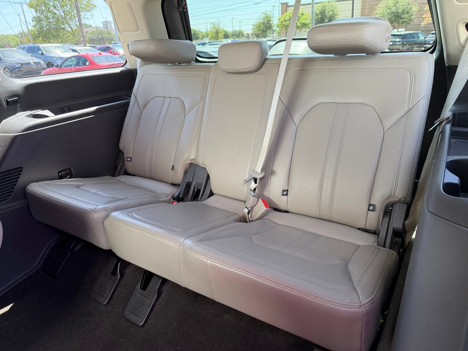 Used 2019 Ford Expedition Limited w/ Texas Edition Package RWD image 32