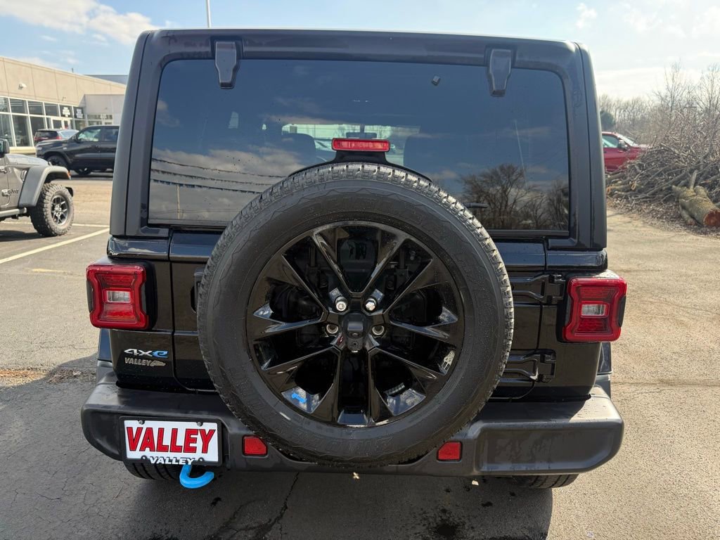 Used 2023 Jeep Wrangler Sahara 4xe image 4