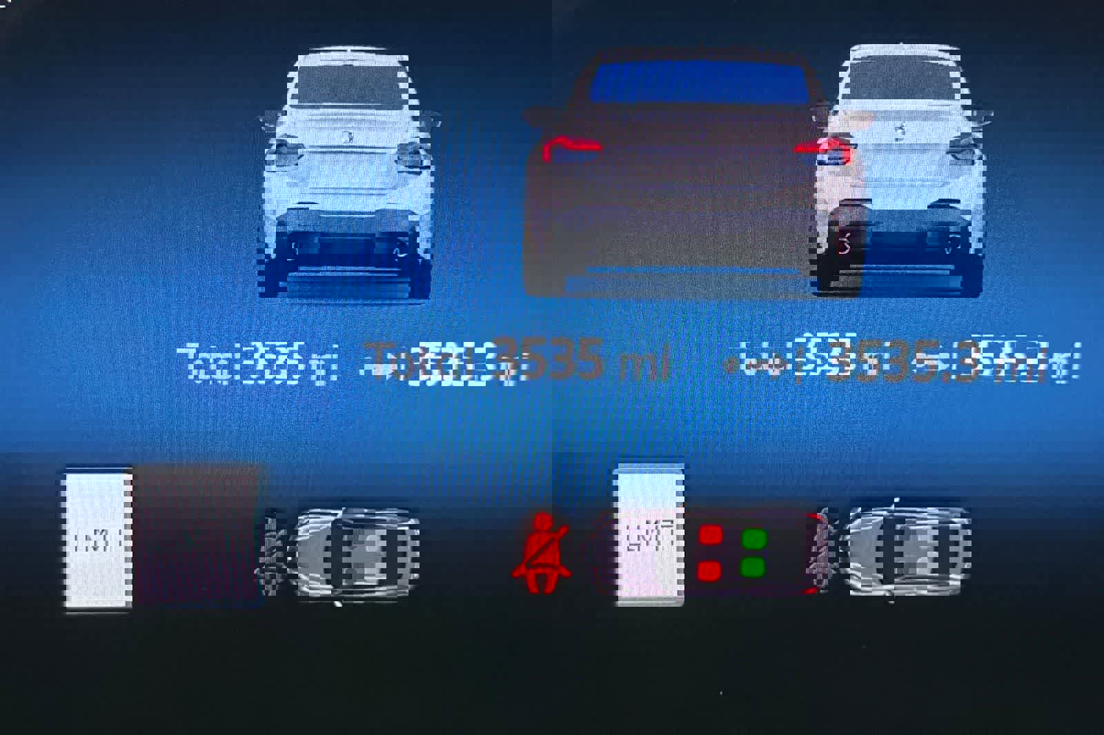 Used 2025 BMW 230i Coupe w/ Convenience Package image 25