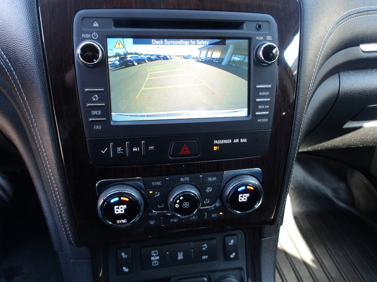 Used 2016 Chevrolet Traverse LT image 19