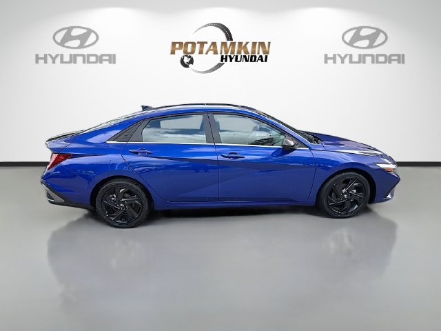 New 2026 Hyundai Elantra SEL Sport Premium FWD image 4