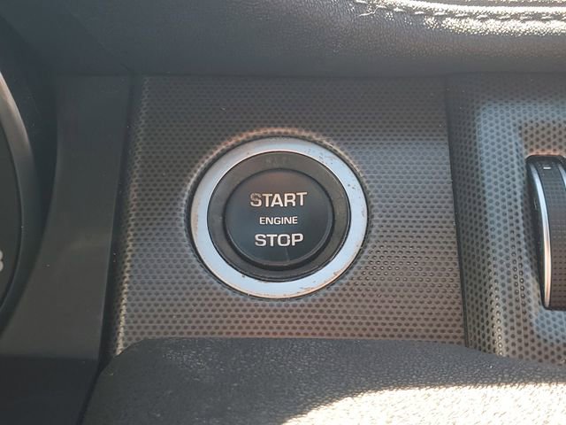 Used 2019 Land Rover Range Rover Evoque SE image 29