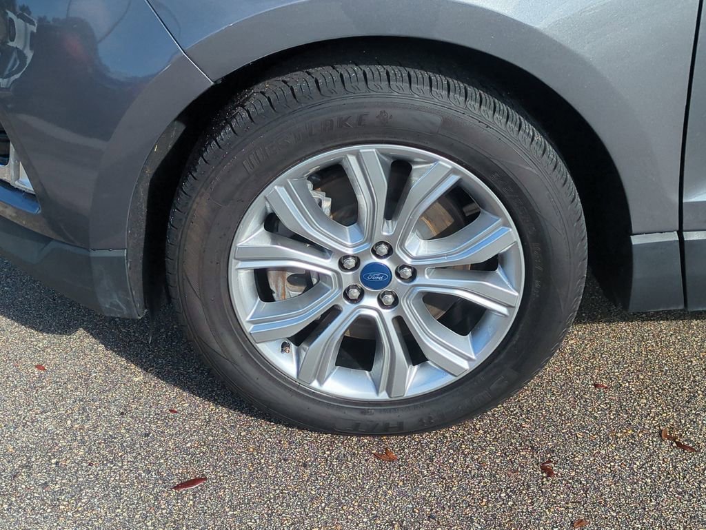 Used 2022 Ford Edge Titanium image 12