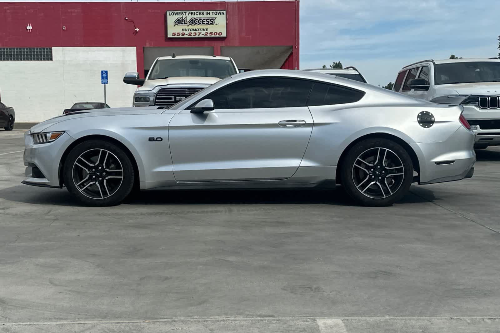 Used 2015 Ford Mustang GT Premium RWD image 6