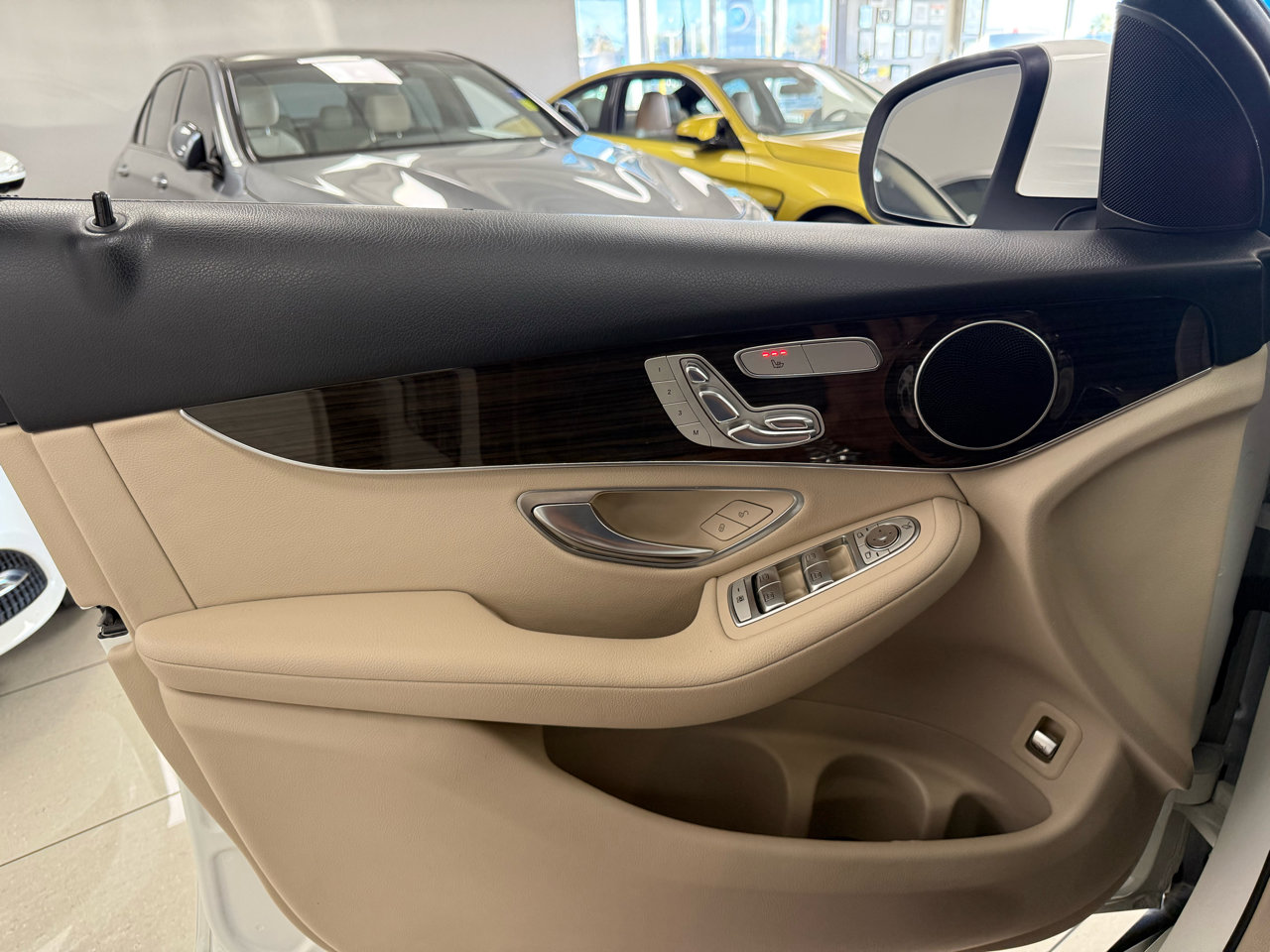 Used 2018 Mercedes-Benz GLC 300 GLC300 4MATIC image 8