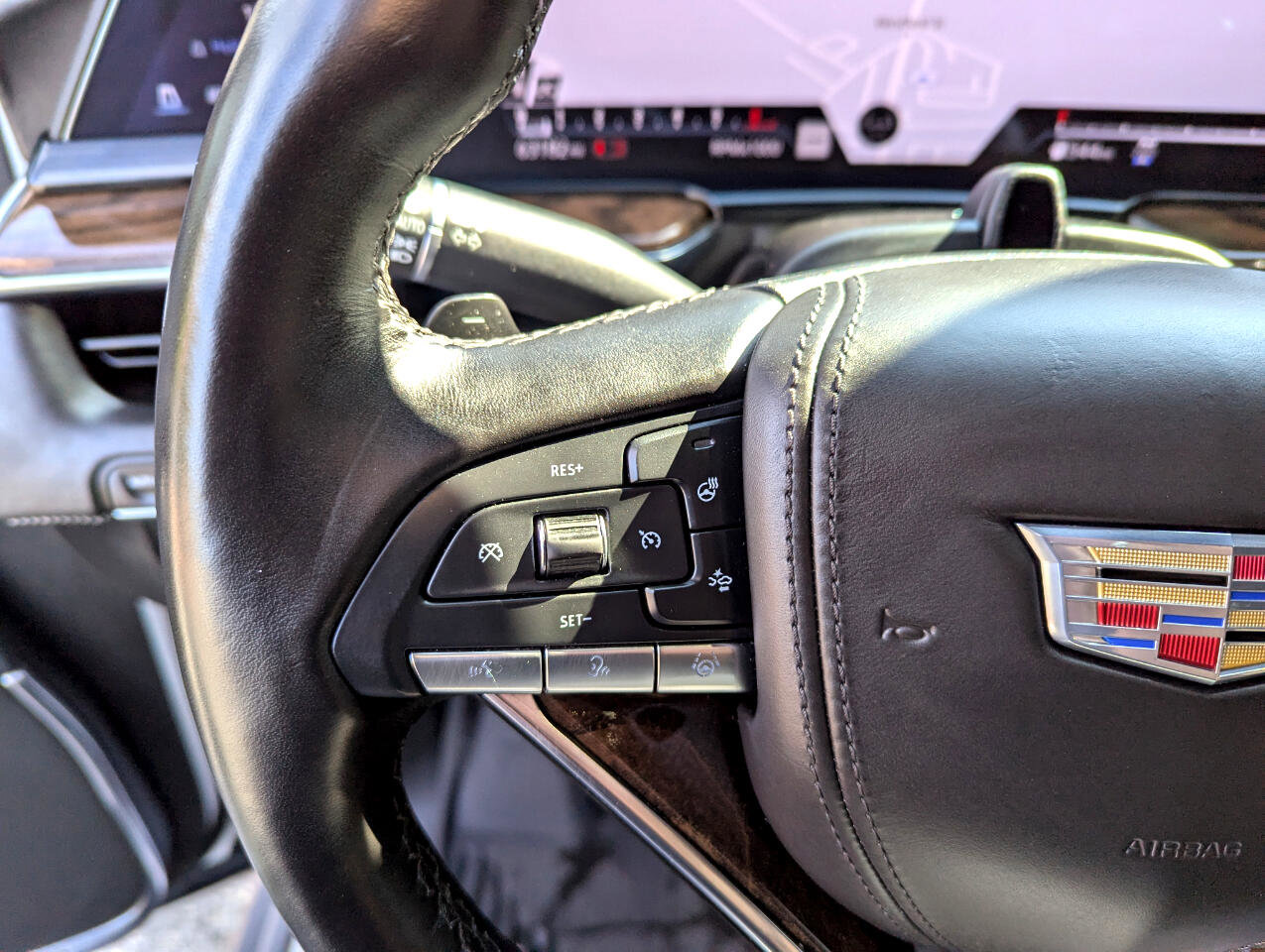 Used 2022 Cadillac Escalade ESV Sport Platinum image 16