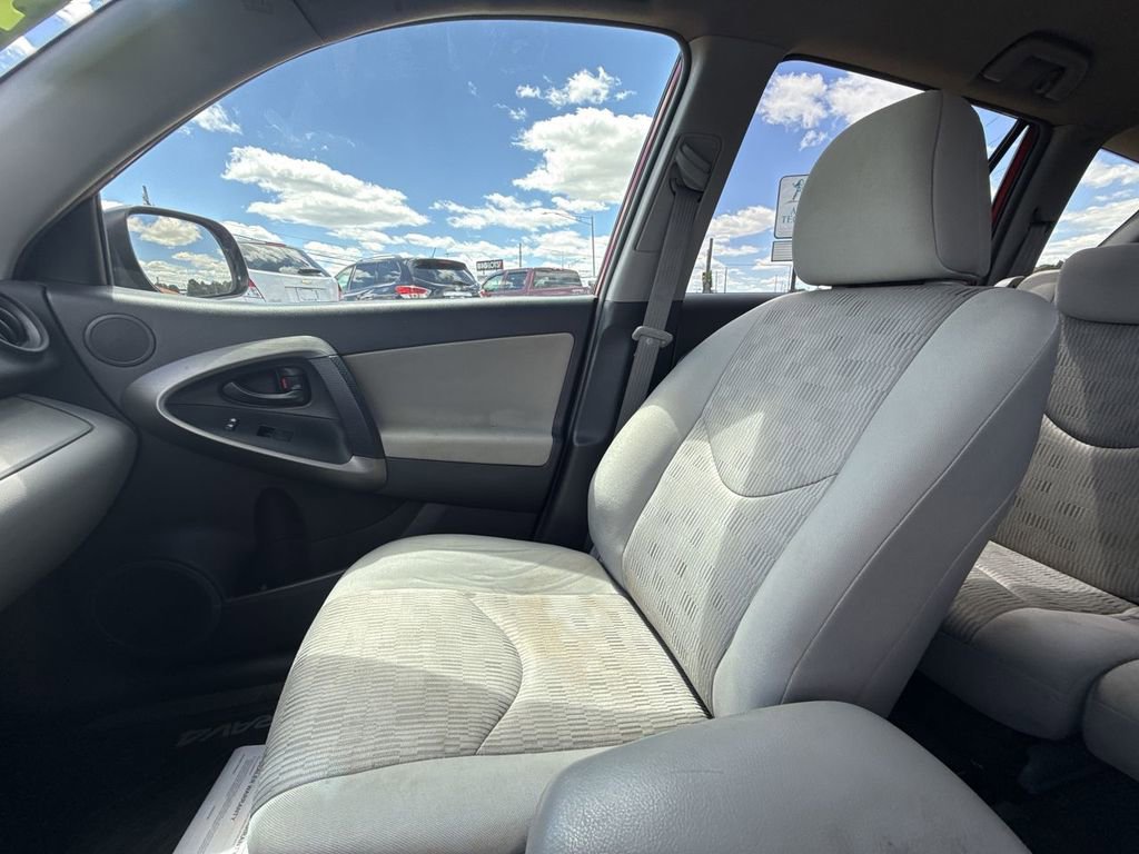 Used 2011 Toyota RAV4 4WD w/ Base L4 Extra Value Pkg image 29