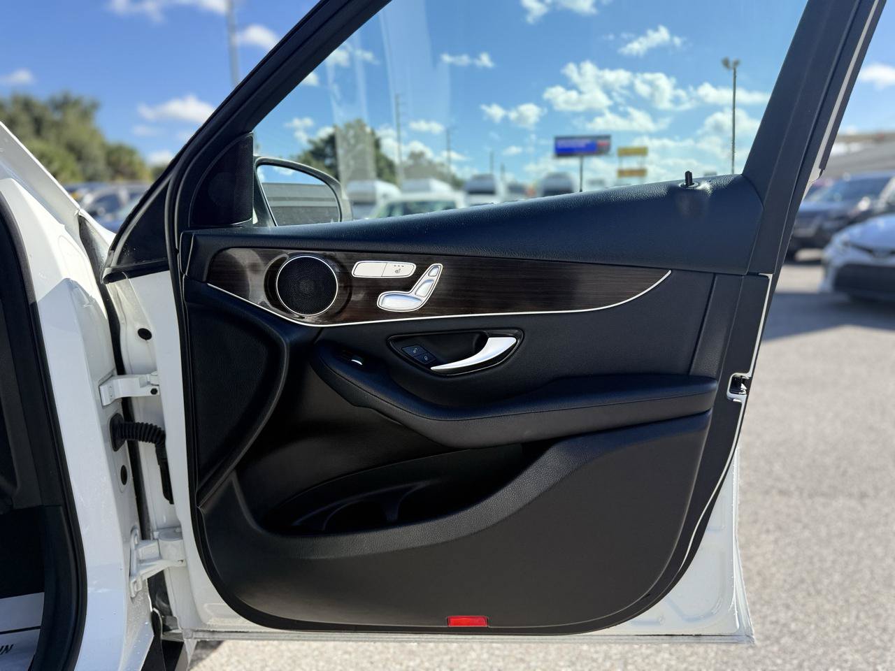 Used 2019 Mercedes-Benz GLC 300 w/ Premium Package image 55