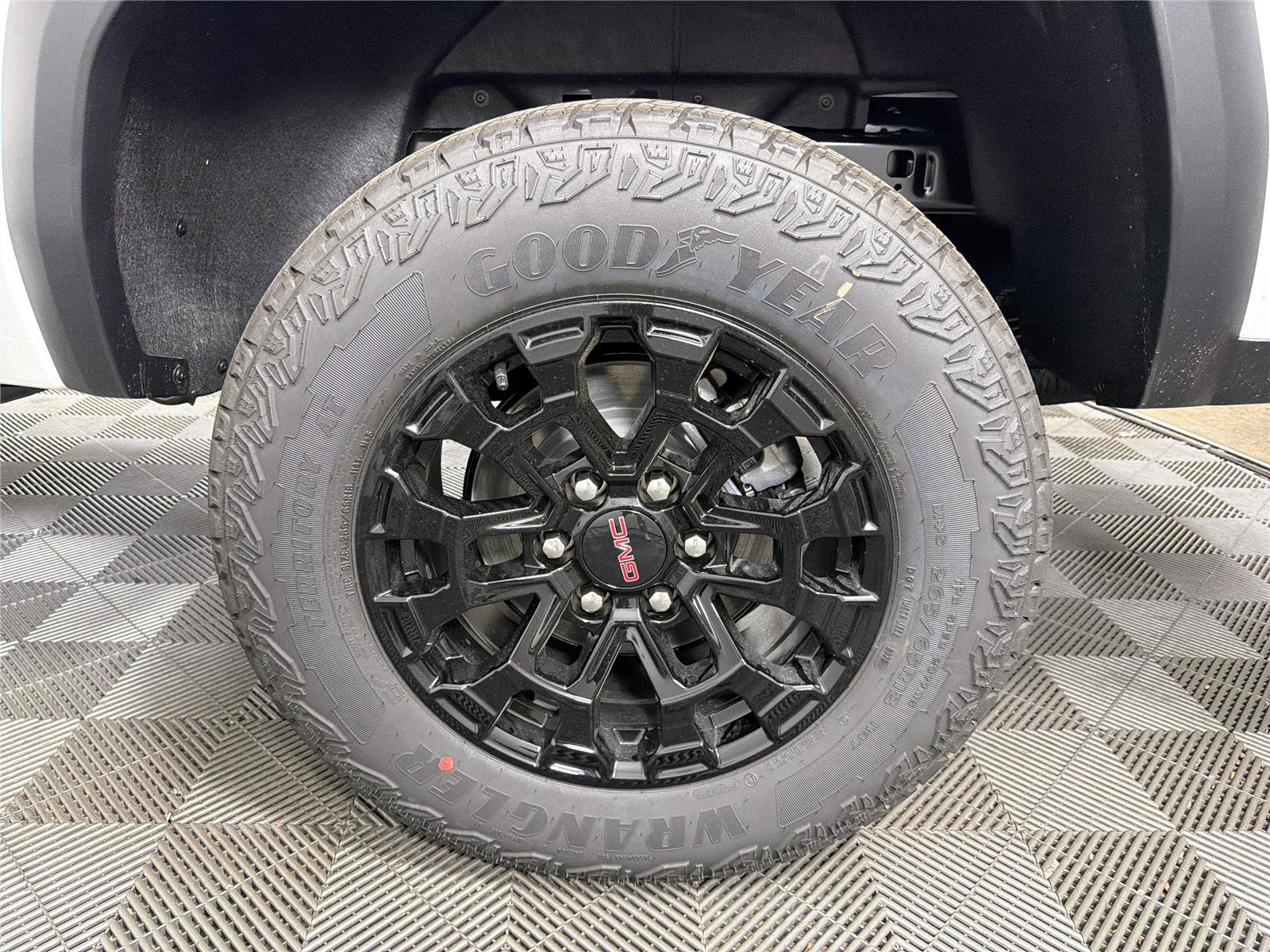 New 2026 GMC Canyon Elevation RWD image 17