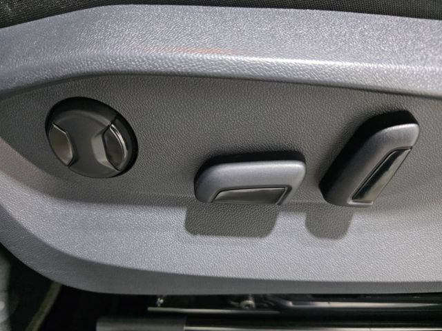 Used 2022 Volkswagen Taos SE AWD/4WD image 14