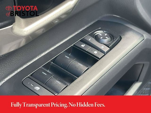 Used 2025 Toyota Tacoma TRD Sport AWD/4WD image 28