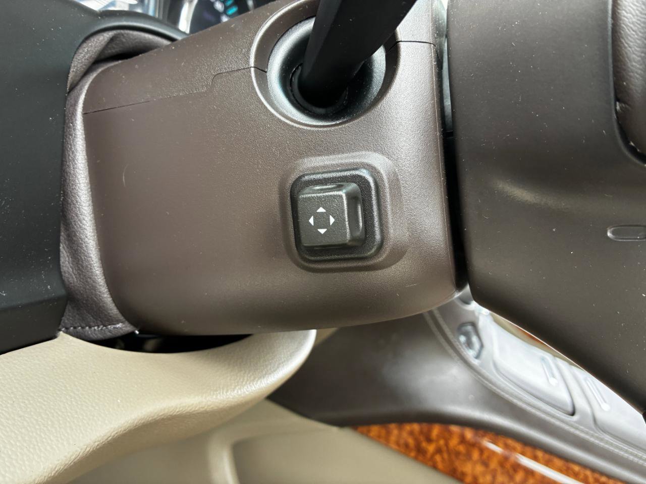 Used 2020 Chevrolet Suburban Premier RWD image 27