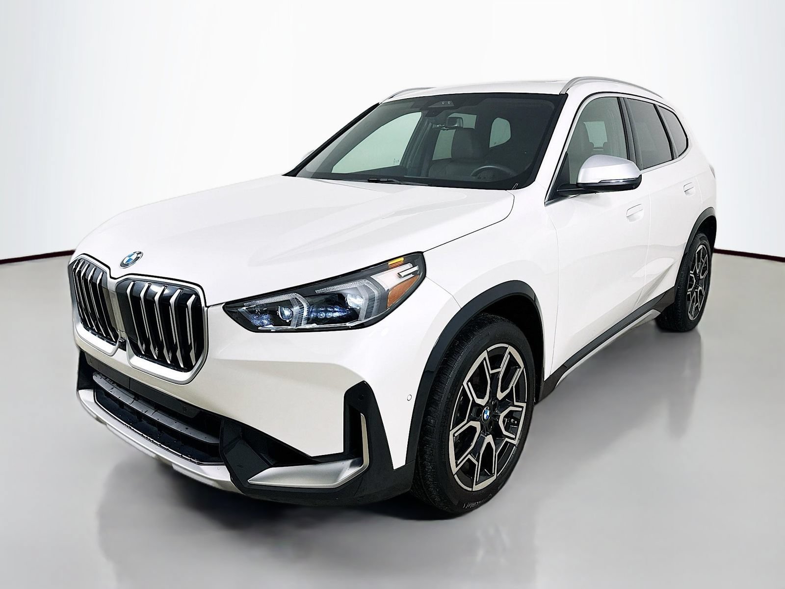Used 2023 BMW X1 xDrive28i w/ Premium Package AWD/4WD video 1